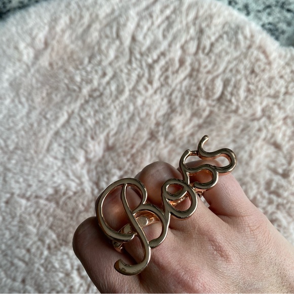 Boss ring and chain necklace - Picture 4 of 5